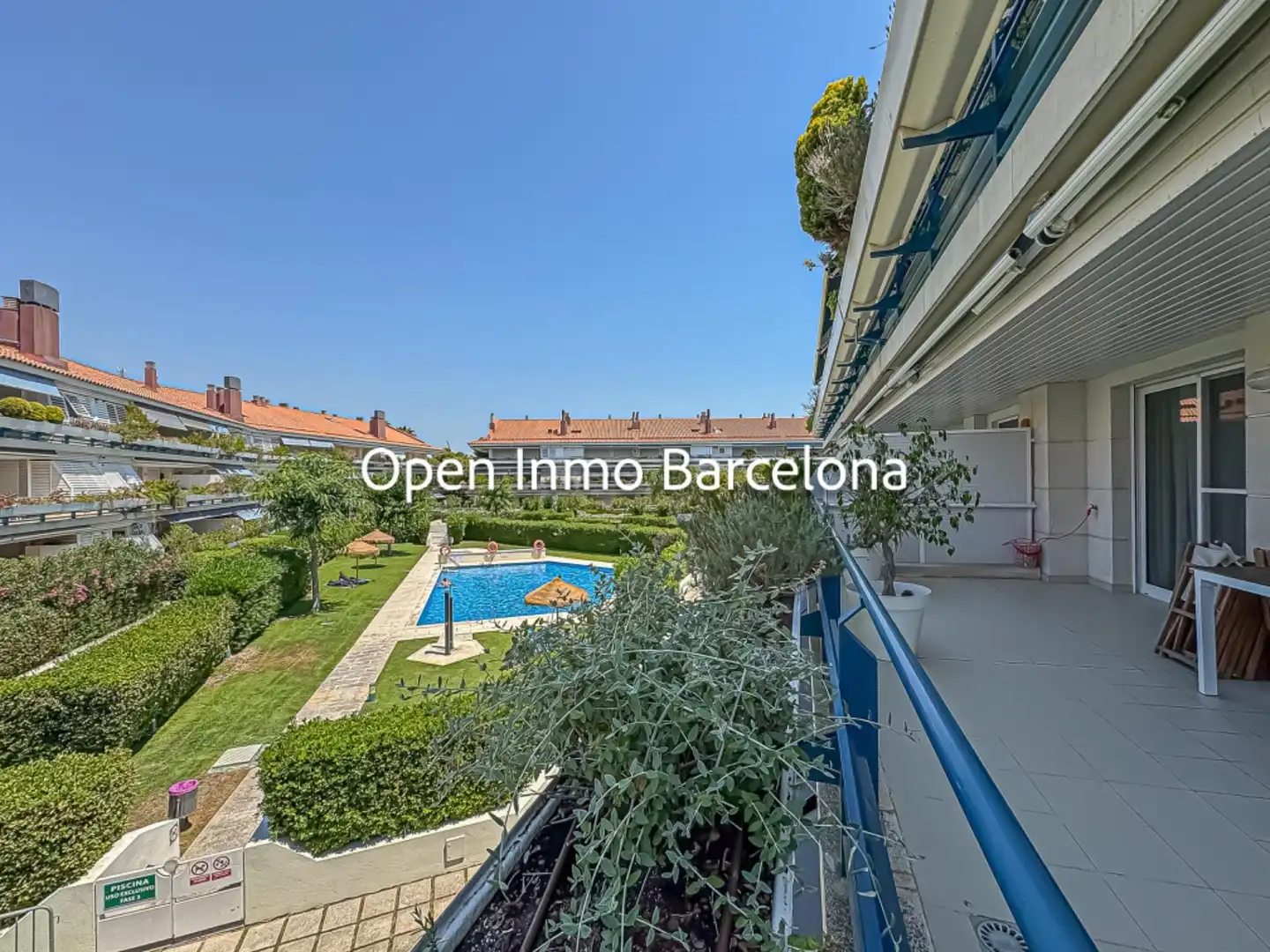Piscina de Piso en venta en Sitges con Calefacción, Terraza y Piscina comunitaria