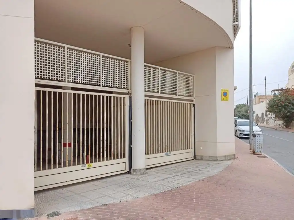Vista exterior de Garaje en venta en El Campello