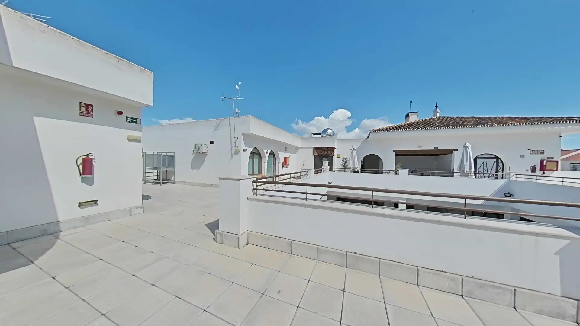Terrasse von Geschaftsraum zur Miete in Casares mit Terrasse
