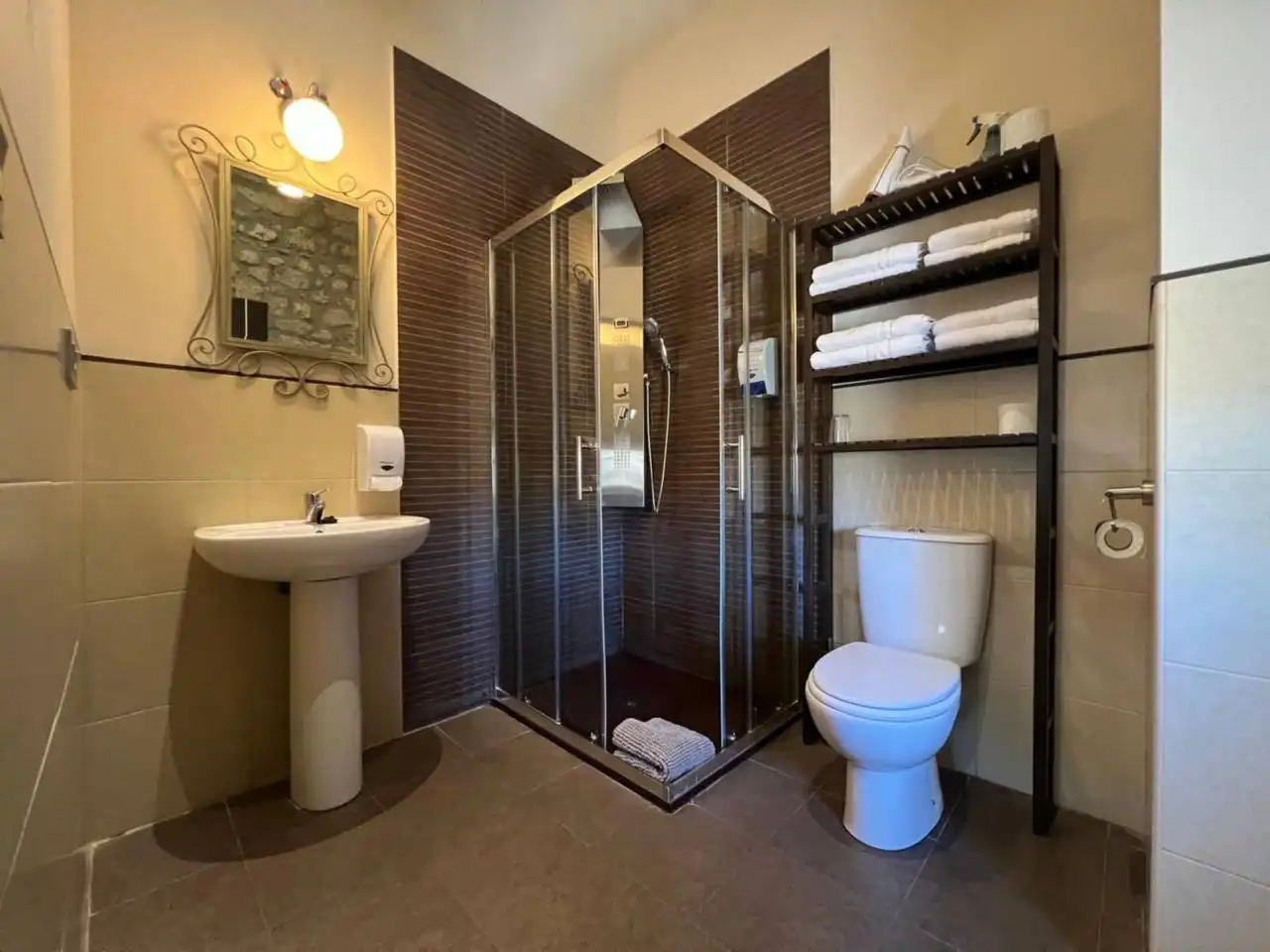 Bathroom of Buildings for sale in Tardajos