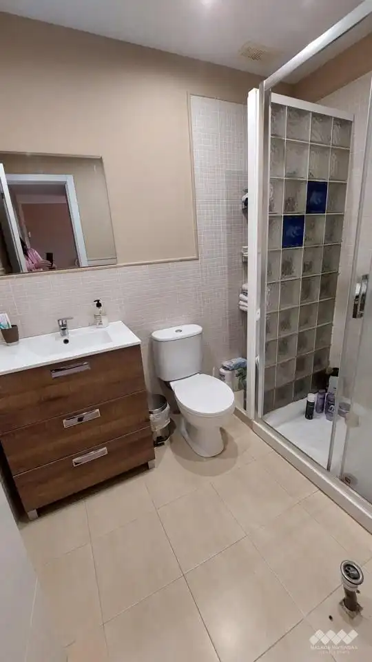 Bany de Casa o xalet en venda en Alhaurín de la Torre amb Aire condicionat, Jardí privat i Terrassa