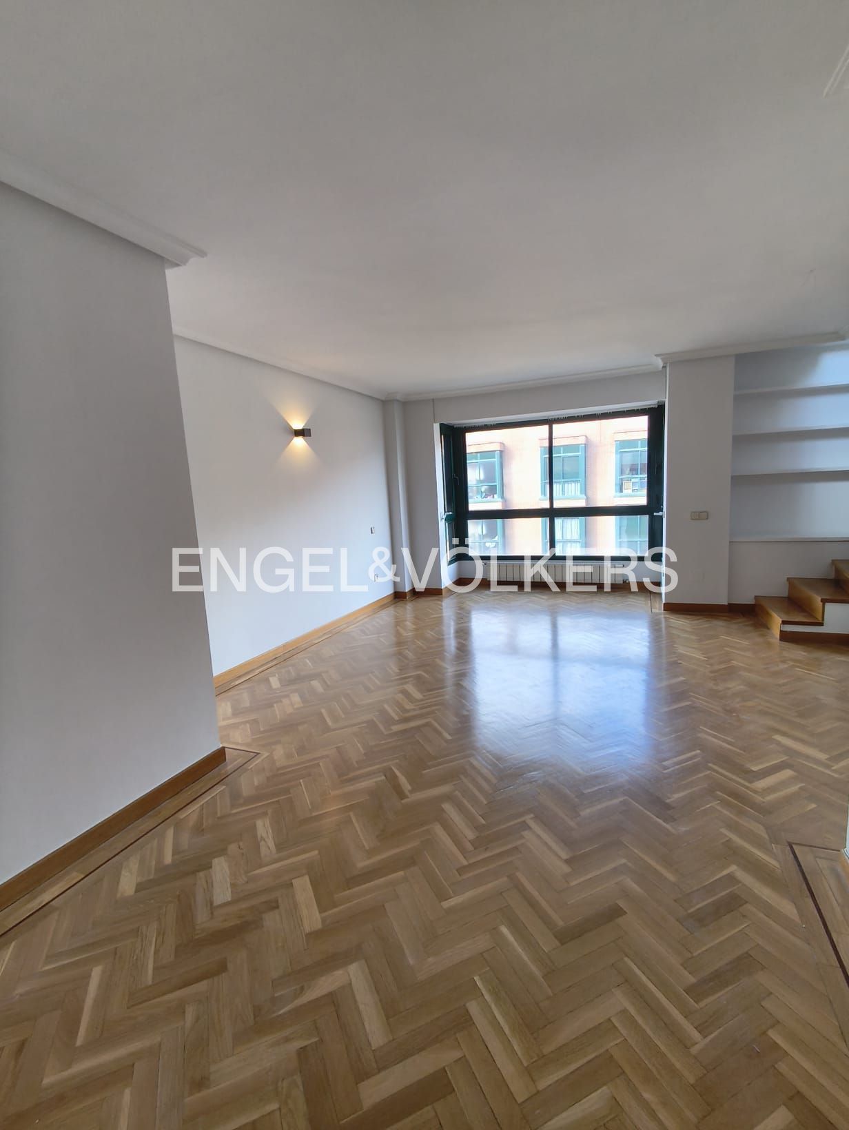 Exterior view of Attic to rent in  Madrid Capital  with Air Conditioner, Heating and Parquet flooring