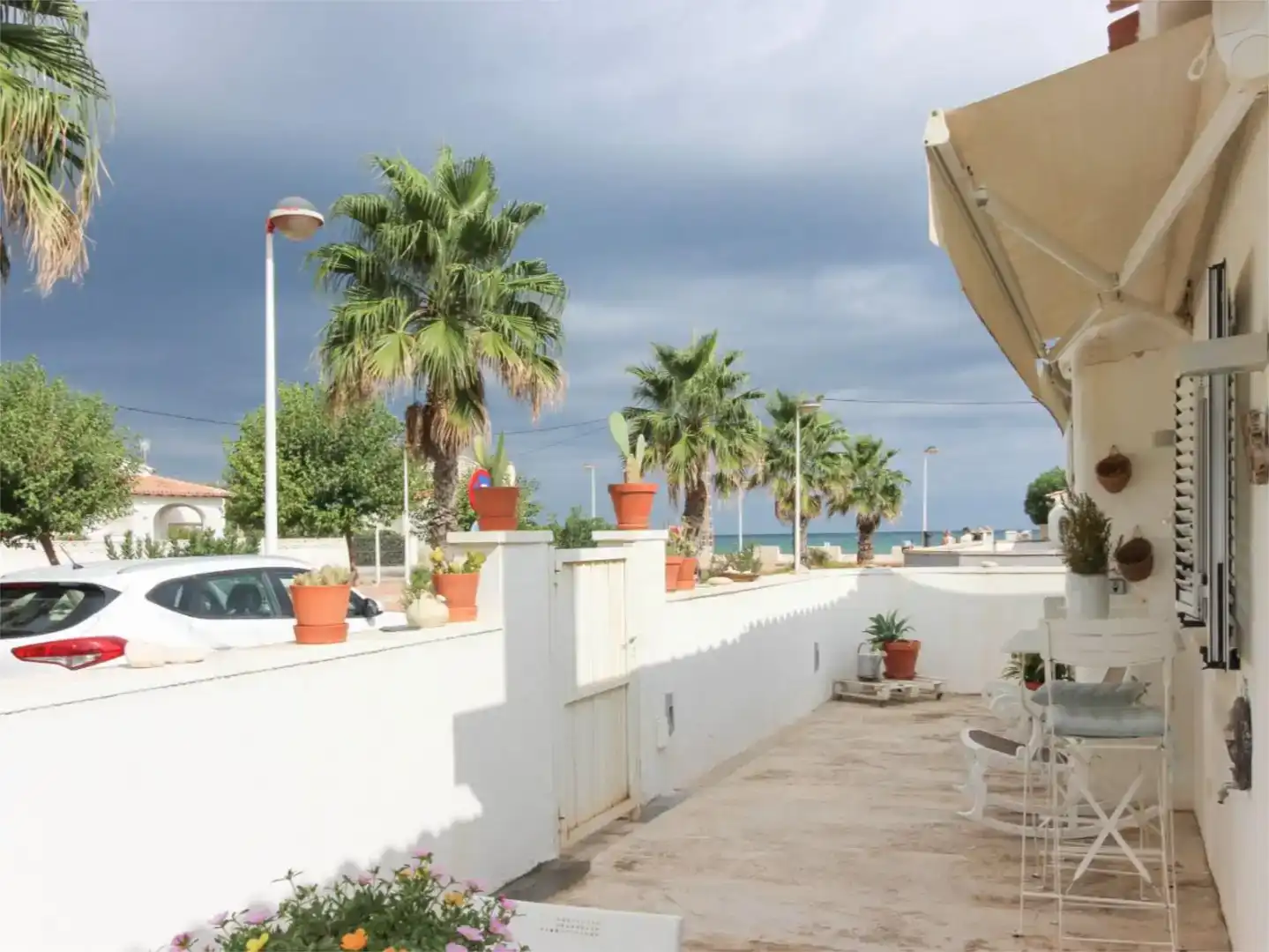Terrasse von Einfamilien-Reihenhaus zur Miete in Els Poblets mit Klimaanlage
