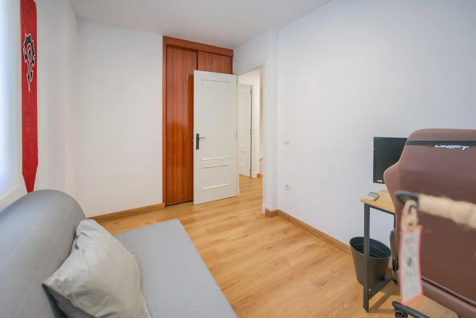 Dormitori de Casa adosada en venda en Espartinas amb Aire condicionat, Calefacció i Jardí privat