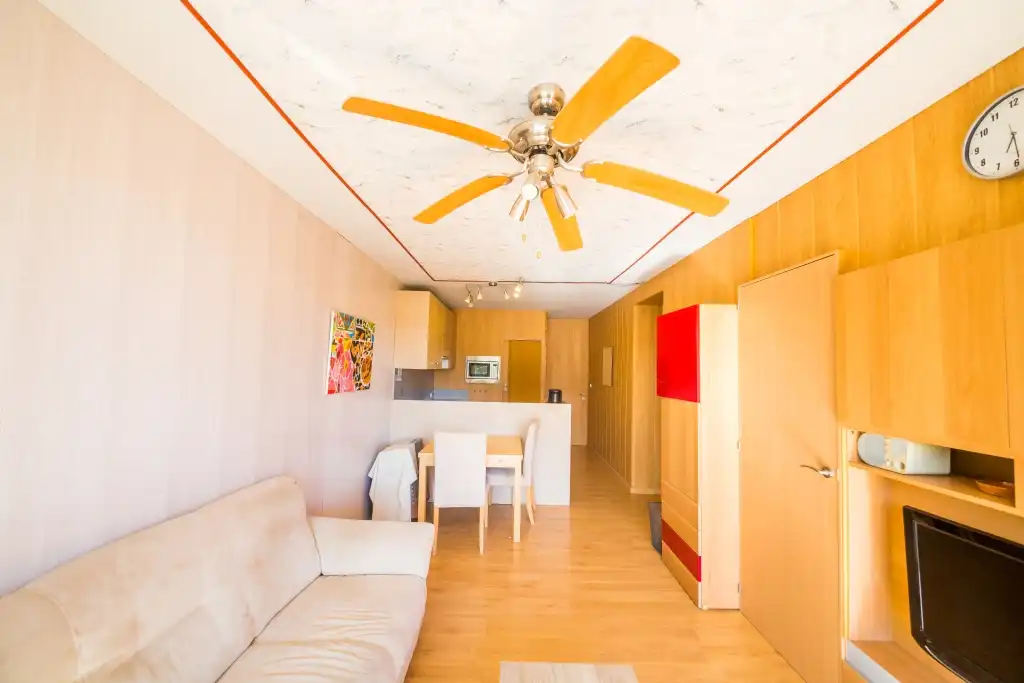 Sala de estar de Piso en venta en Castell d'Aro, Platja d'Aro i s'Agaró con Calefacción, Amueblado y Balcón