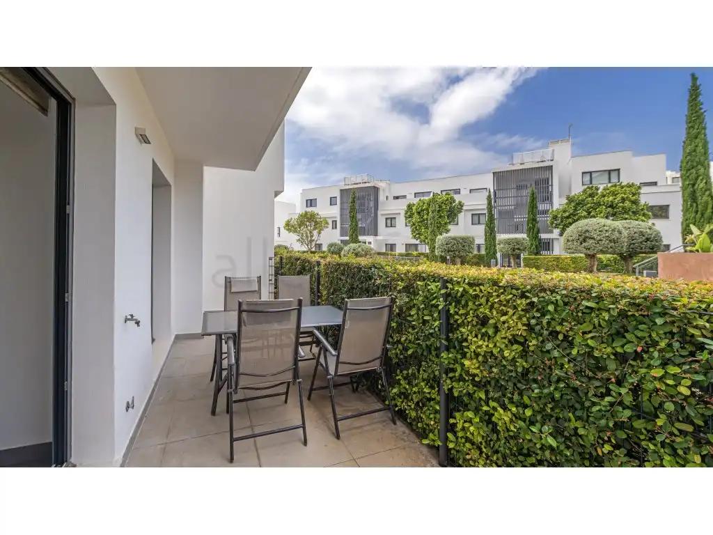Terrassa de Apartament en venda en Fuengirola amb Jardí privat, Moblat i Piscina comunitària