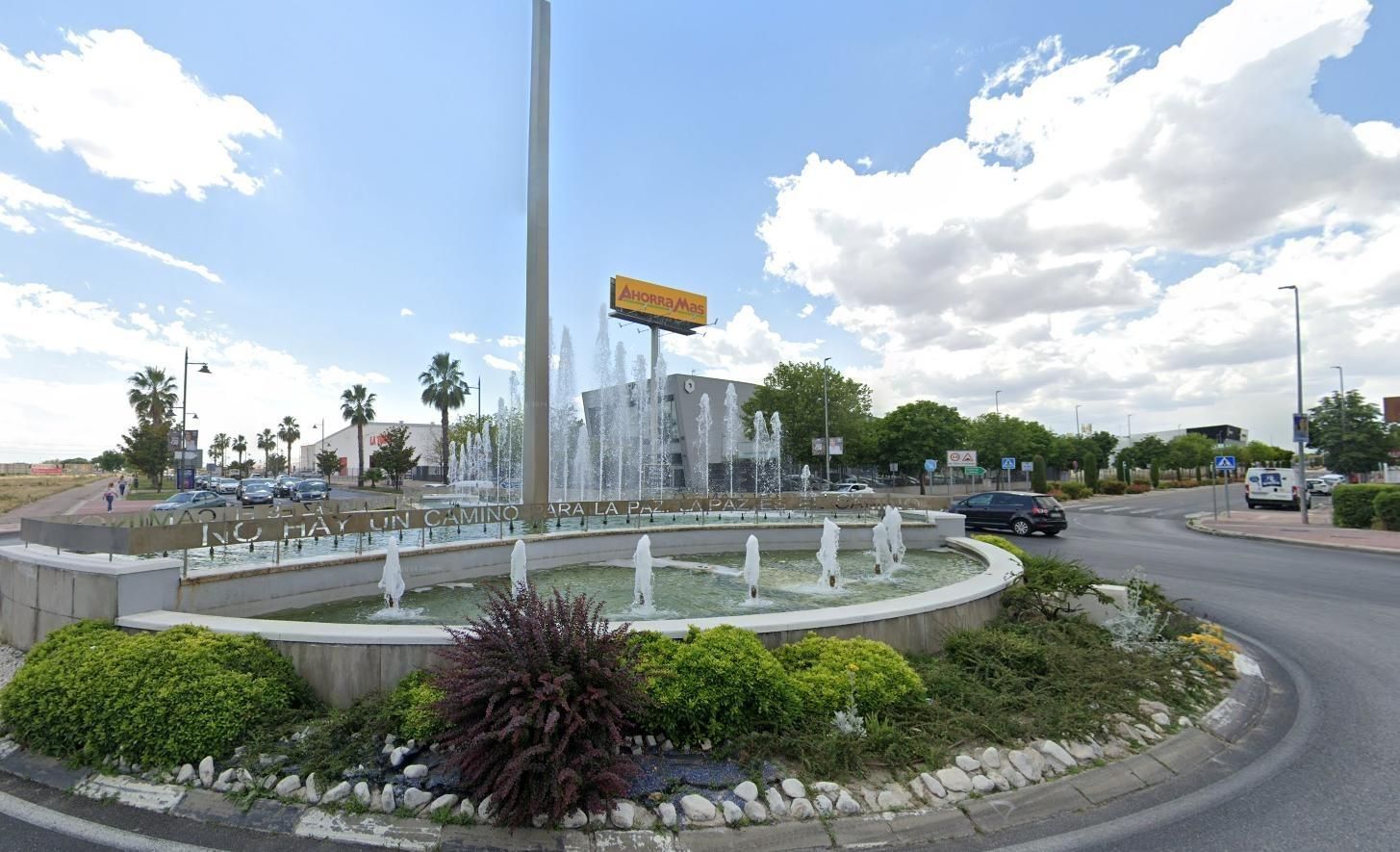Vista exterior de Pis en venda en Parla amb Jardí privat, Terrassa i Balcó