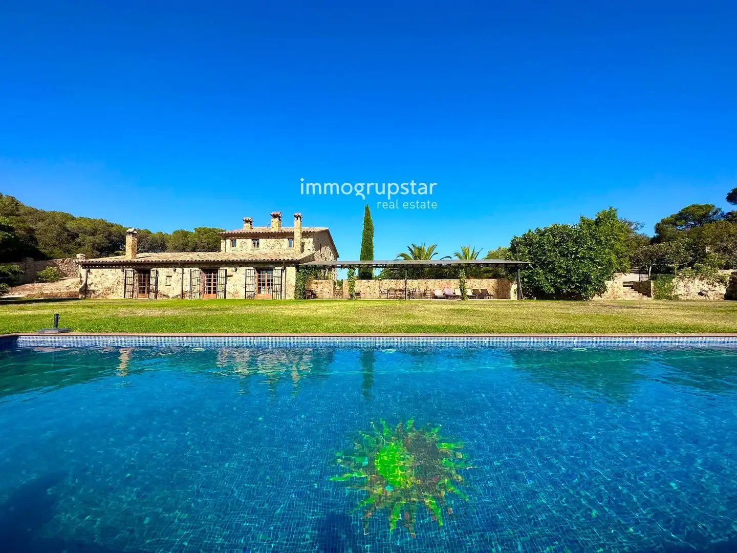 Vista exterior de Finca rústica en venta en Santa Cristina d'Aro con Terraza, Trastero y Piscina