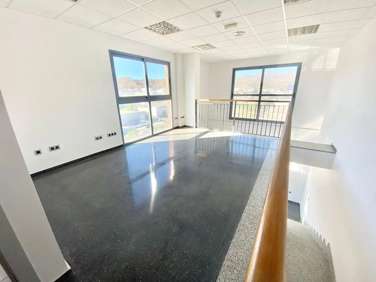Büro zum Verkauf in Lorca mit Heizung und Terrasse