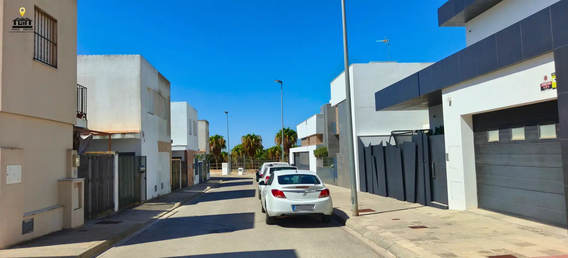 Vista exterior de Casa o chalet en venta en El Cuervo de Sevilla con Amueblado y Horno