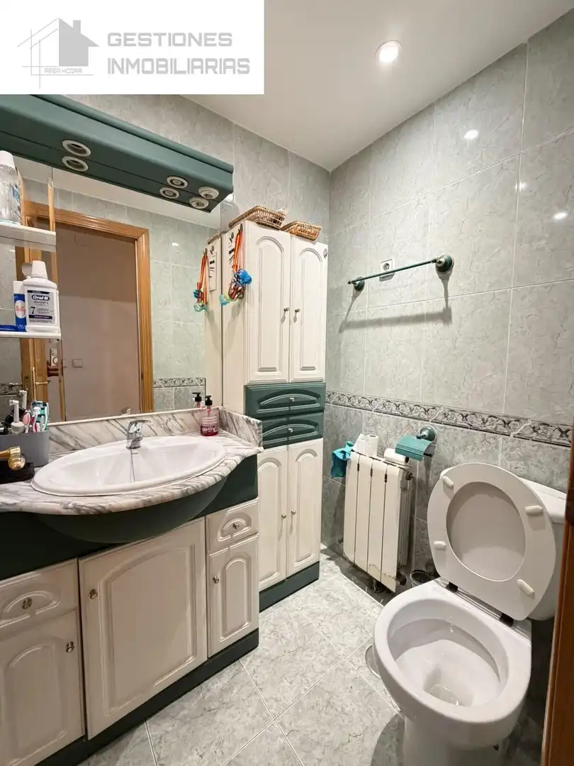 Bathroom of Flat for sale in Madrid  with Heating