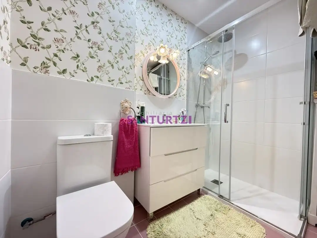 Baño de Piso en venta en Portugalete con Calefacción