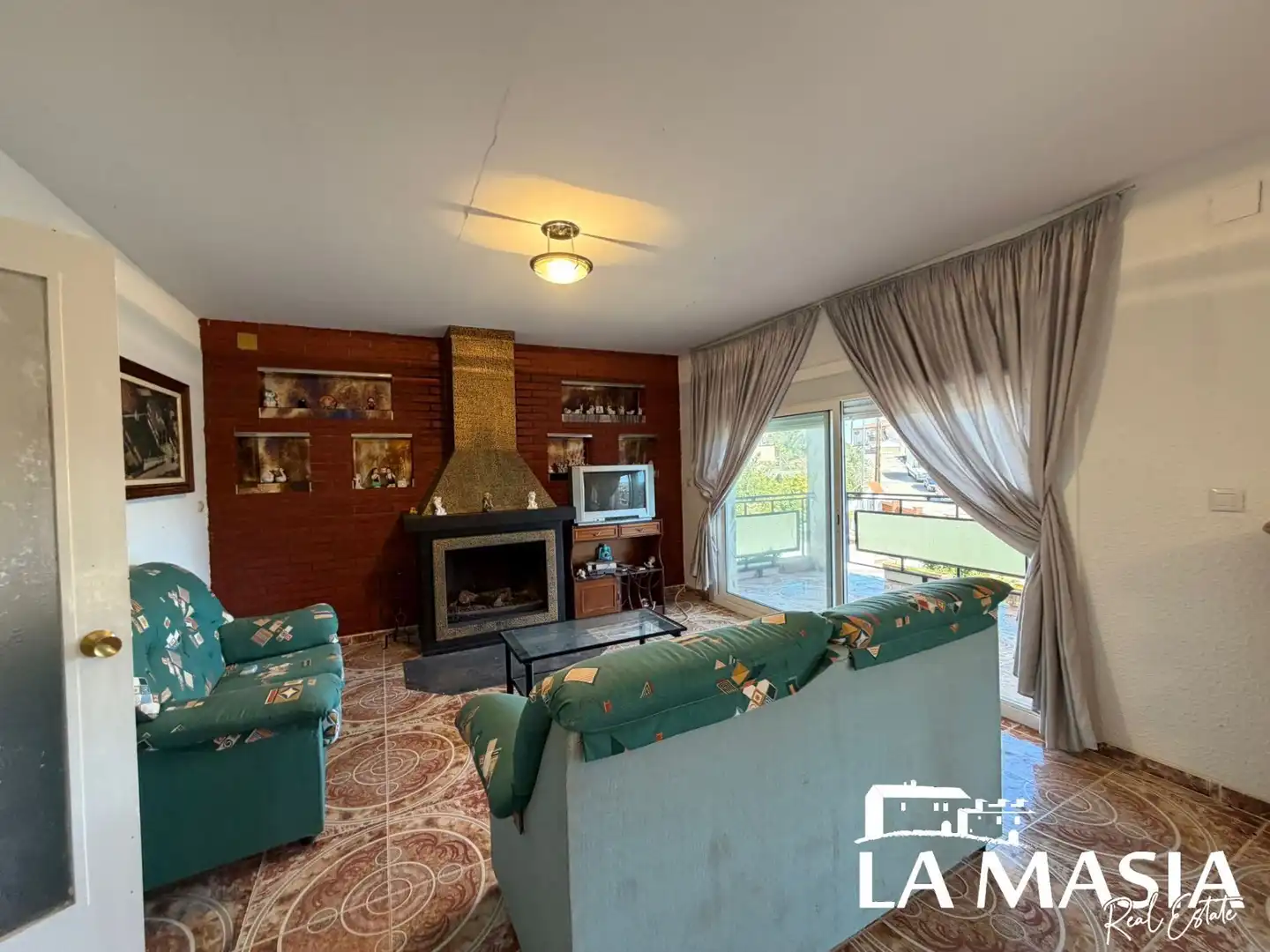 Living room of Houses for sale in La Bisbal del Penedès  with Private garden, Terrace and Storage room