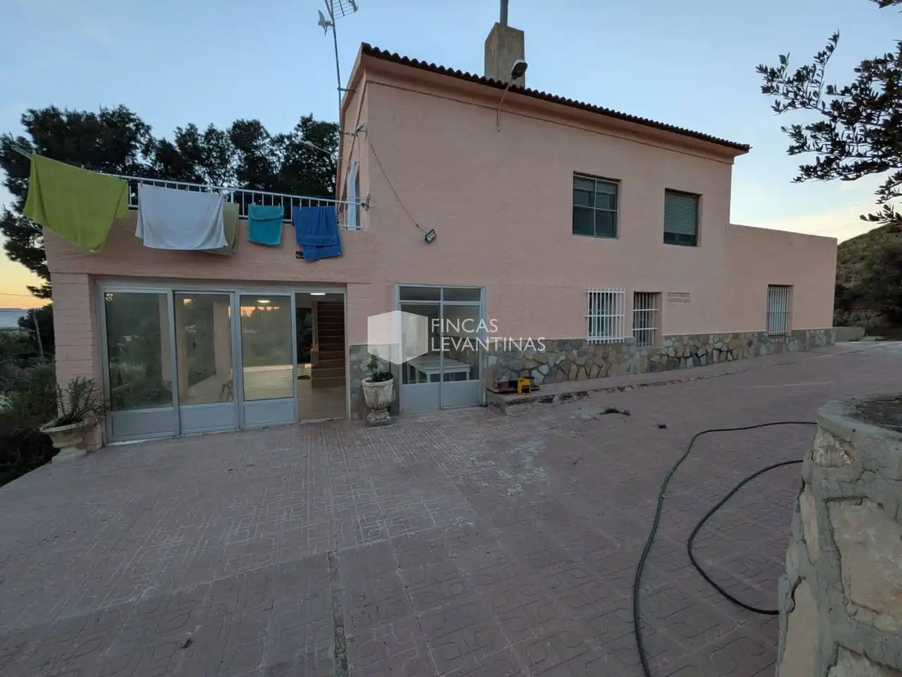 Vista exterior de Finca rústica de alquiler en San Vicente del Raspeig / Sant Vicent del Raspeig con Terraza y Amueblado