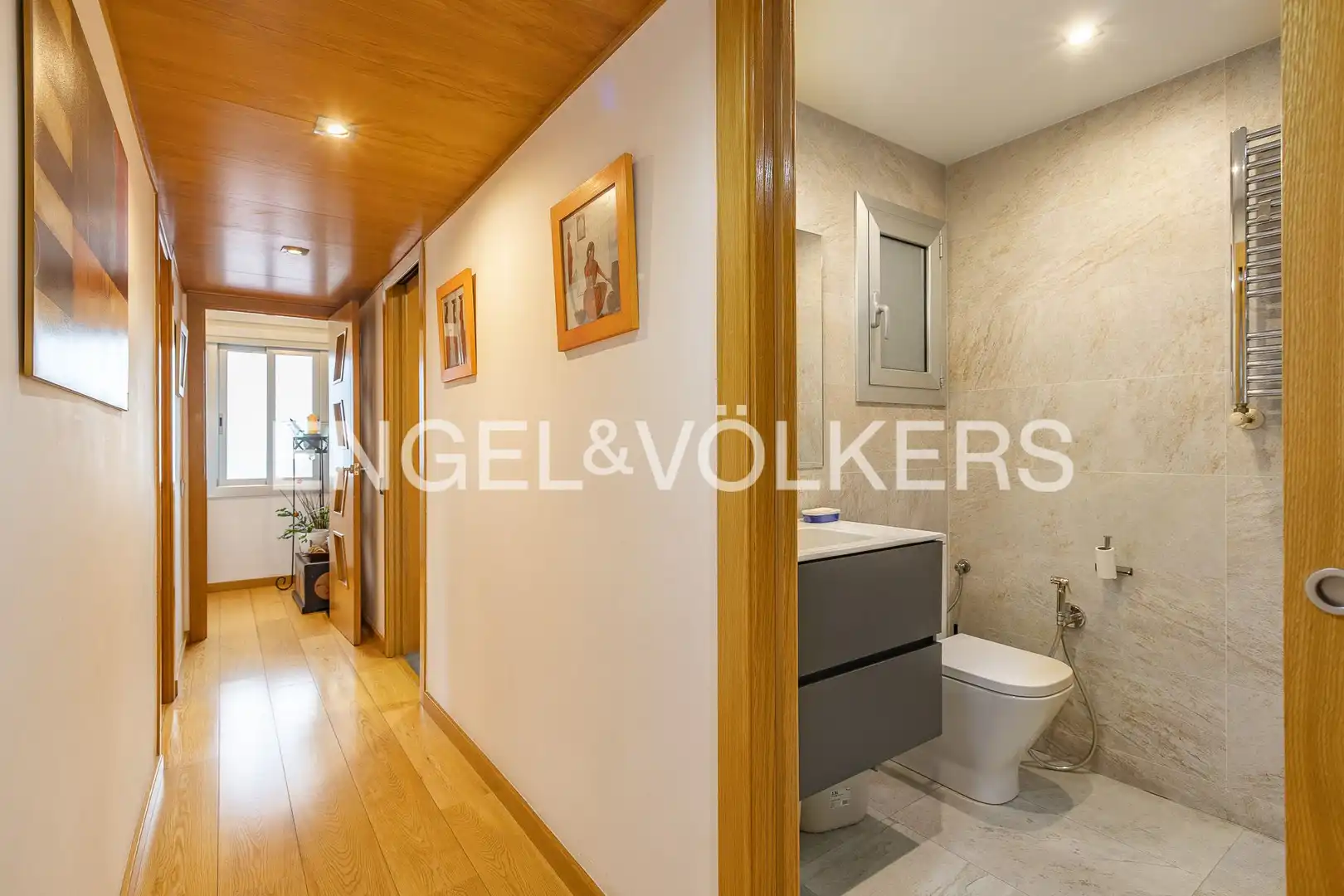 Wohnung zum Verkauf in Barcelona mit Klimaanlage, Heizung und Abstellraum
