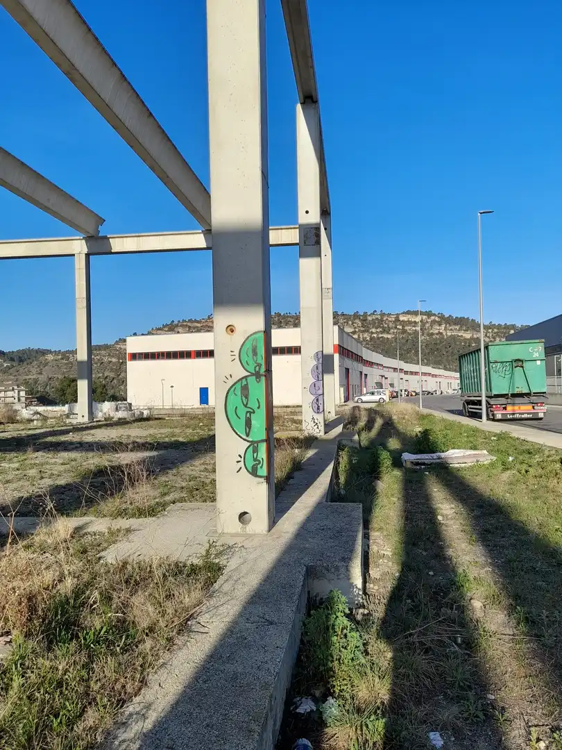 Außenansicht von Fabrikhallen zum Verkauf in El Pont de Vilomara i Rocafort