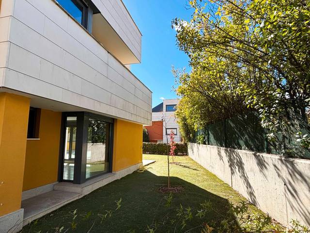 Casa adosada en Alquiler en Calle de San Enrique de Ossó, 503 en Encinar de los Reyes
