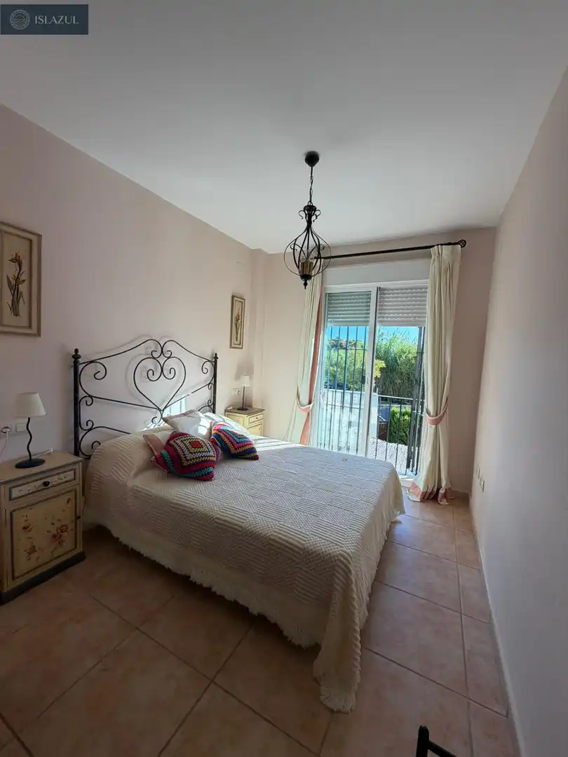 Schlafzimmer von Einfamilien-Reihenhaus zum Verkauf in Islantilla mit Privatgarten, Terrasse und Abstellraum