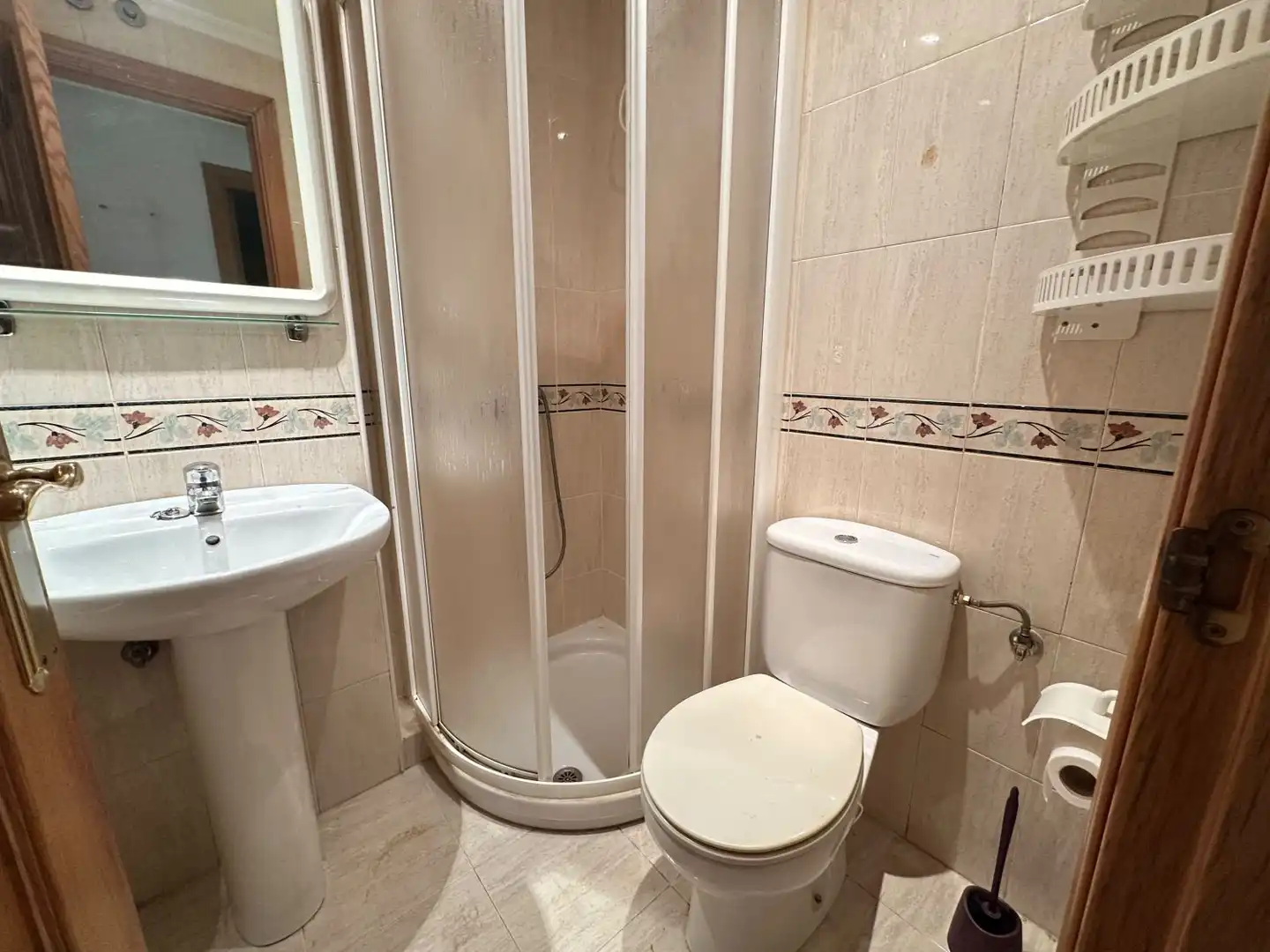 Baño de Ático en venta en Santa Marta de Tormes con Calefacción, Terraza y Amueblado
