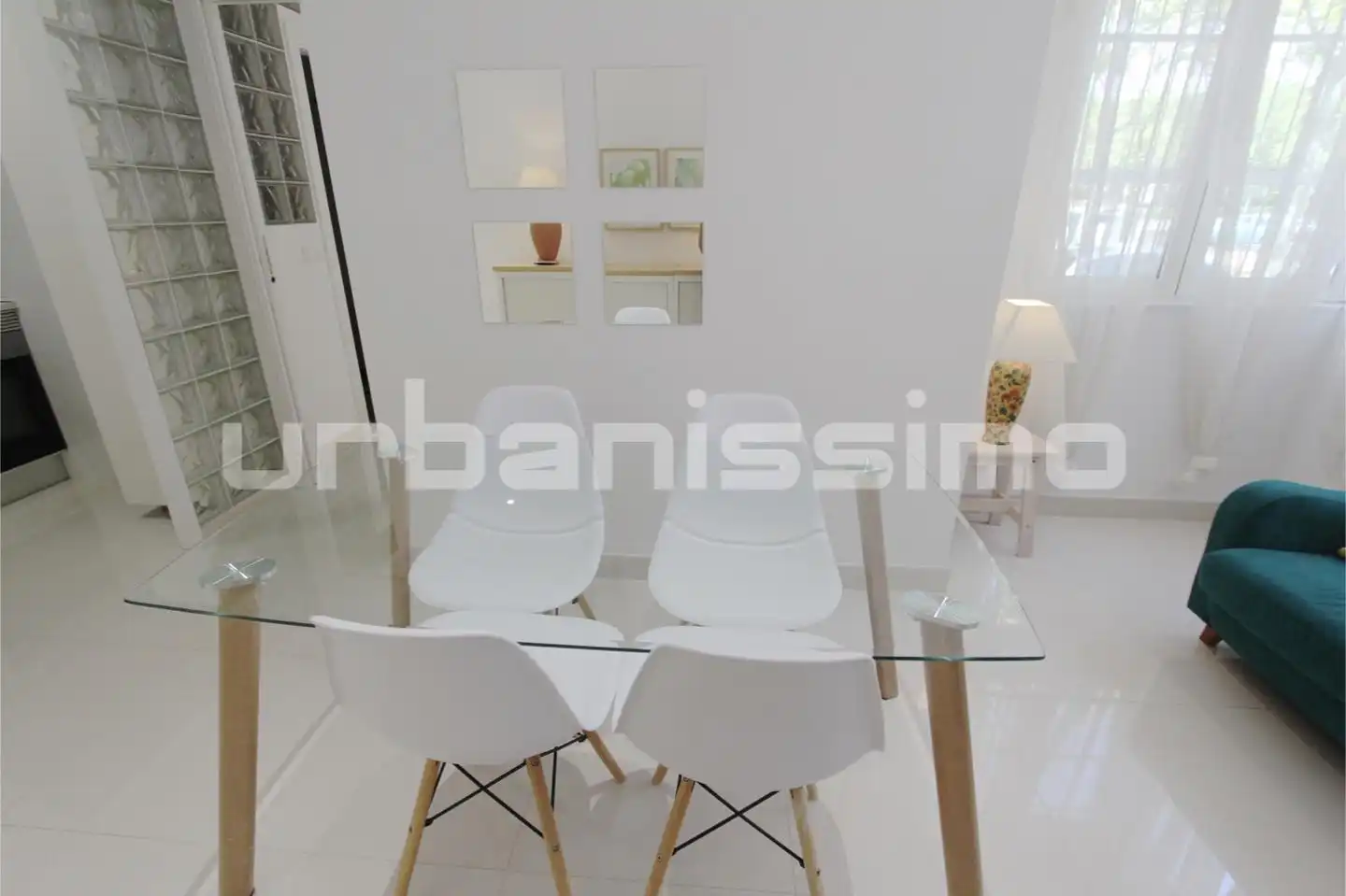 Menjador de Apartament de lloguer en Madrid amb Aire condicionat, Calefacció i Moblat