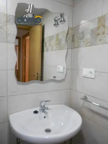 Badezimmer von Wohnung zur untervermieten in Granada mit Parkett, Möbliert und Ofen