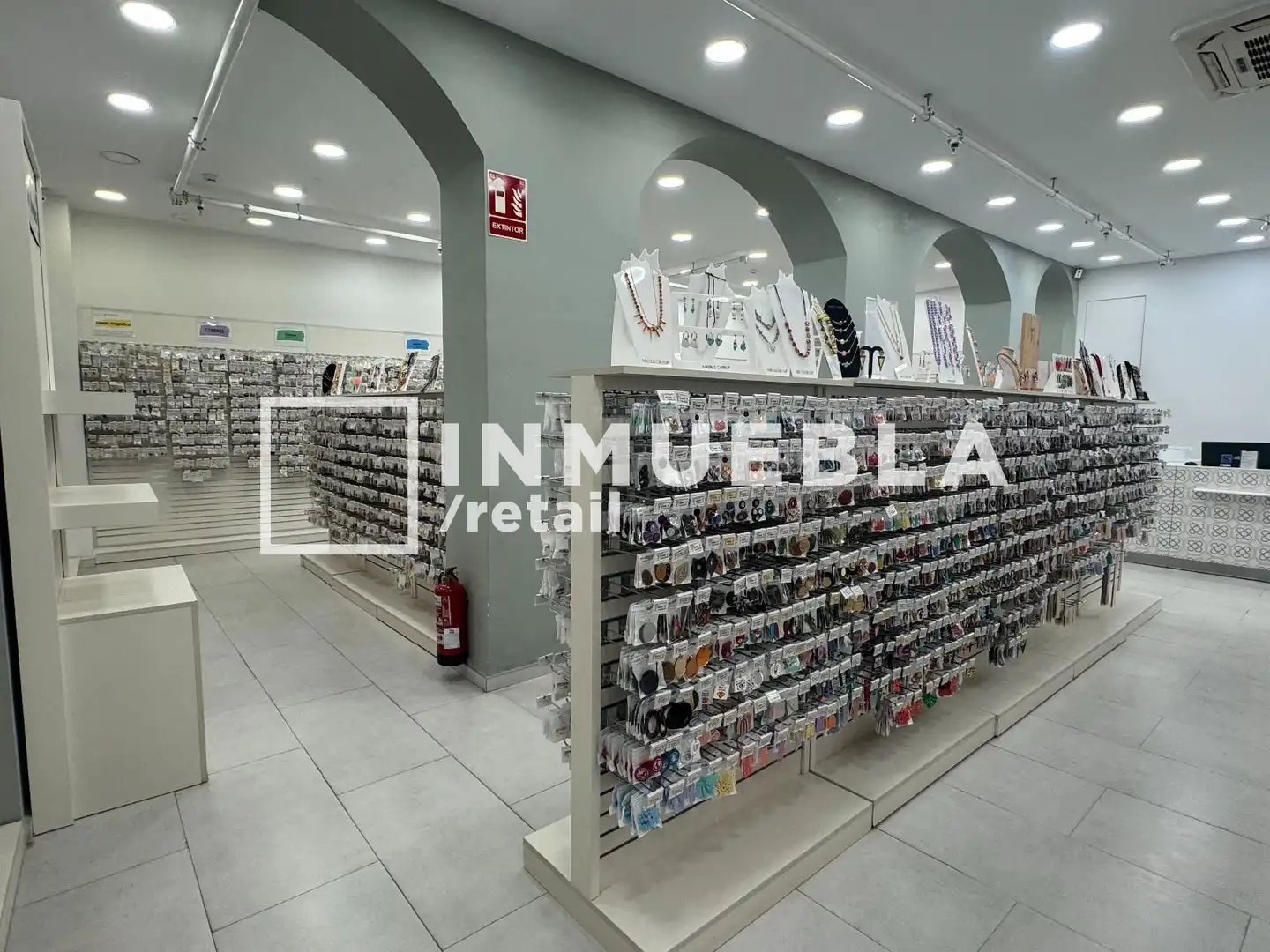 Local comercial en traspaso en Banys Nous, imagen 4