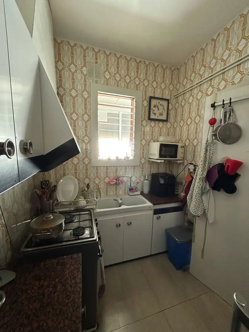 Kitchen of Flat for sale in L'Hospitalet de Llobregat  with Balcony