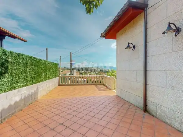 Terraza de Casa o chalet en venta en Vigo  con Calefacción, Jardín privado y Terraza