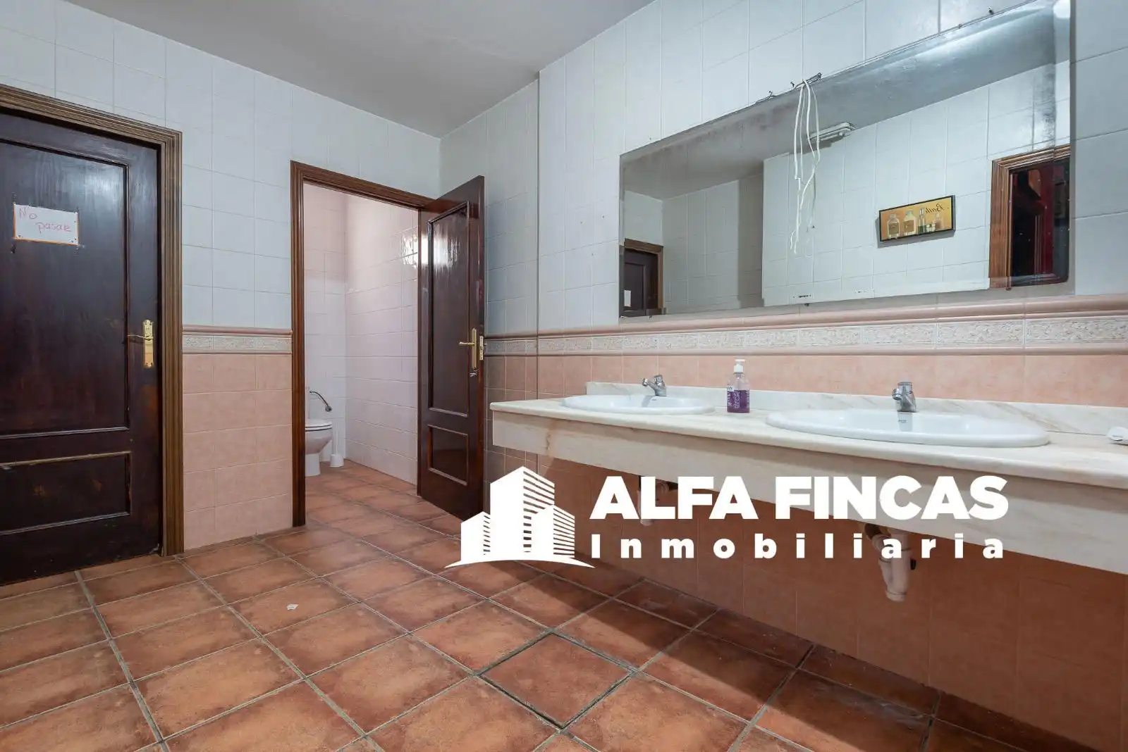 Bathroom of Houses for sale in Las Mesas    with Private garden, Terrace and Balcony
