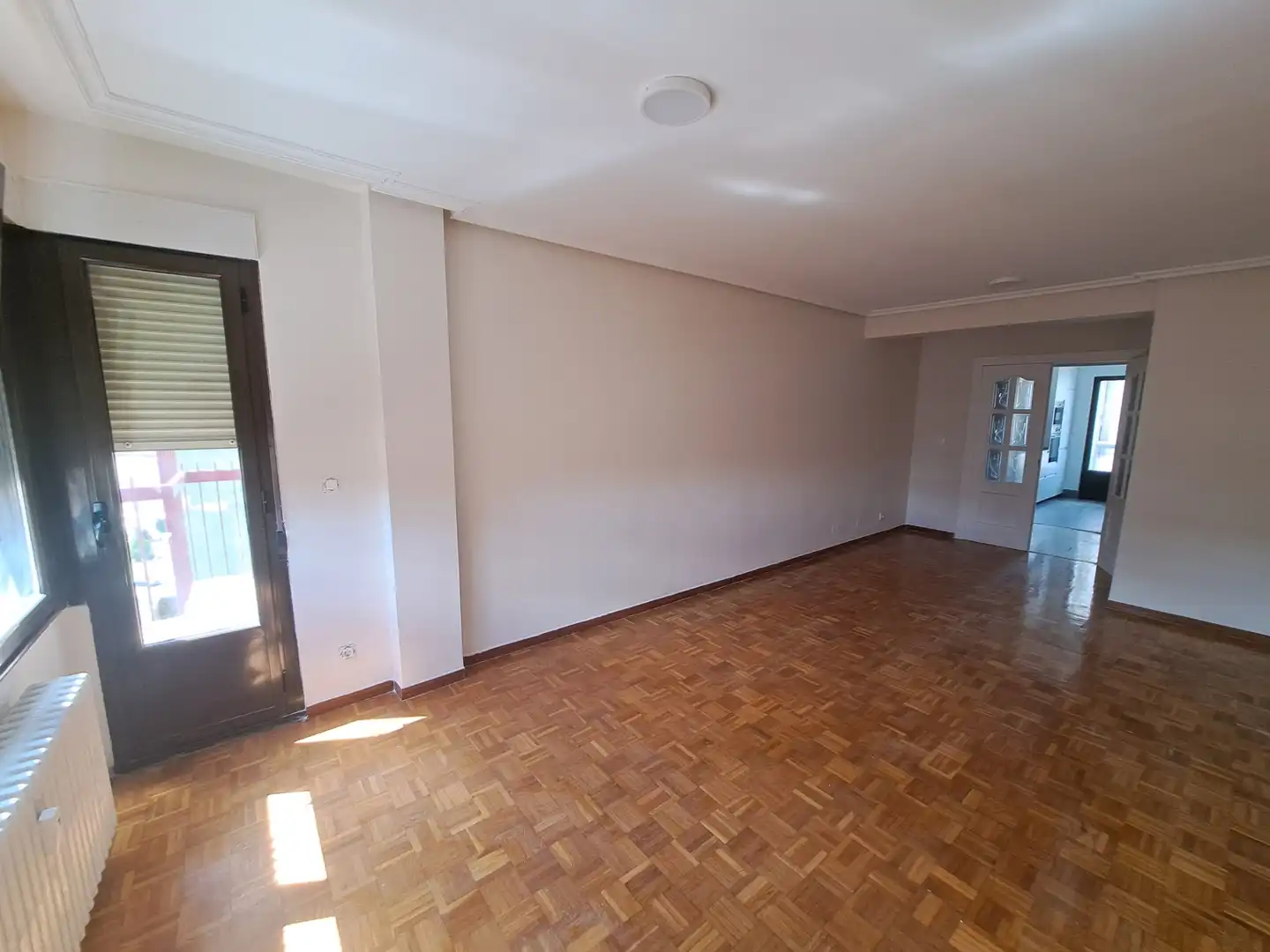 Sala de estar de Piso de alquiler en León Capital  con Parquet, Horno y Lavadora