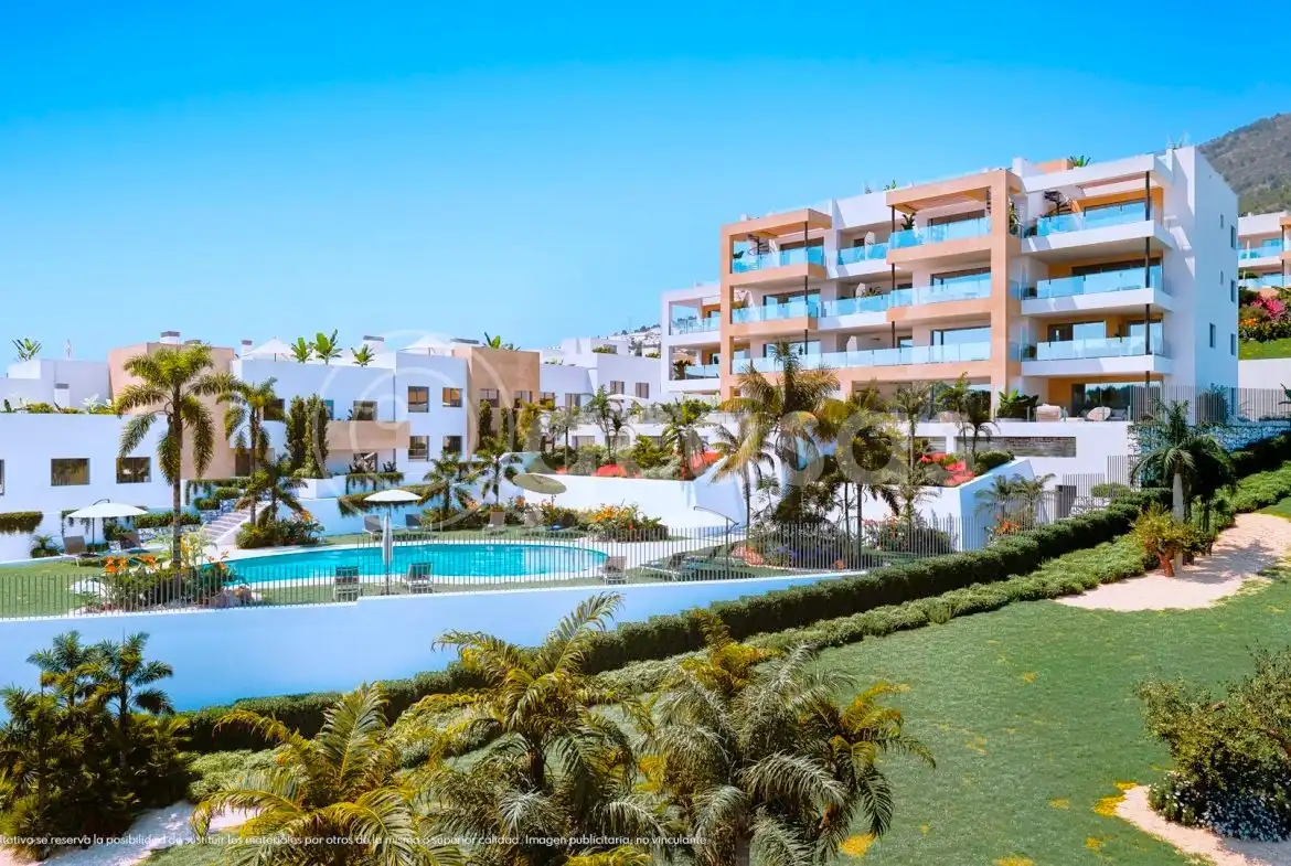 Vista exterior de Apartamento en venta en Benalmádena con Terraza, Horno y Lavadora