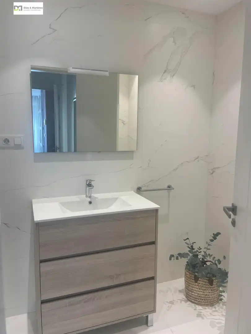 Bathroom of Flat for rent in León Capital   with Heating, Parquet flooring and Terrace
