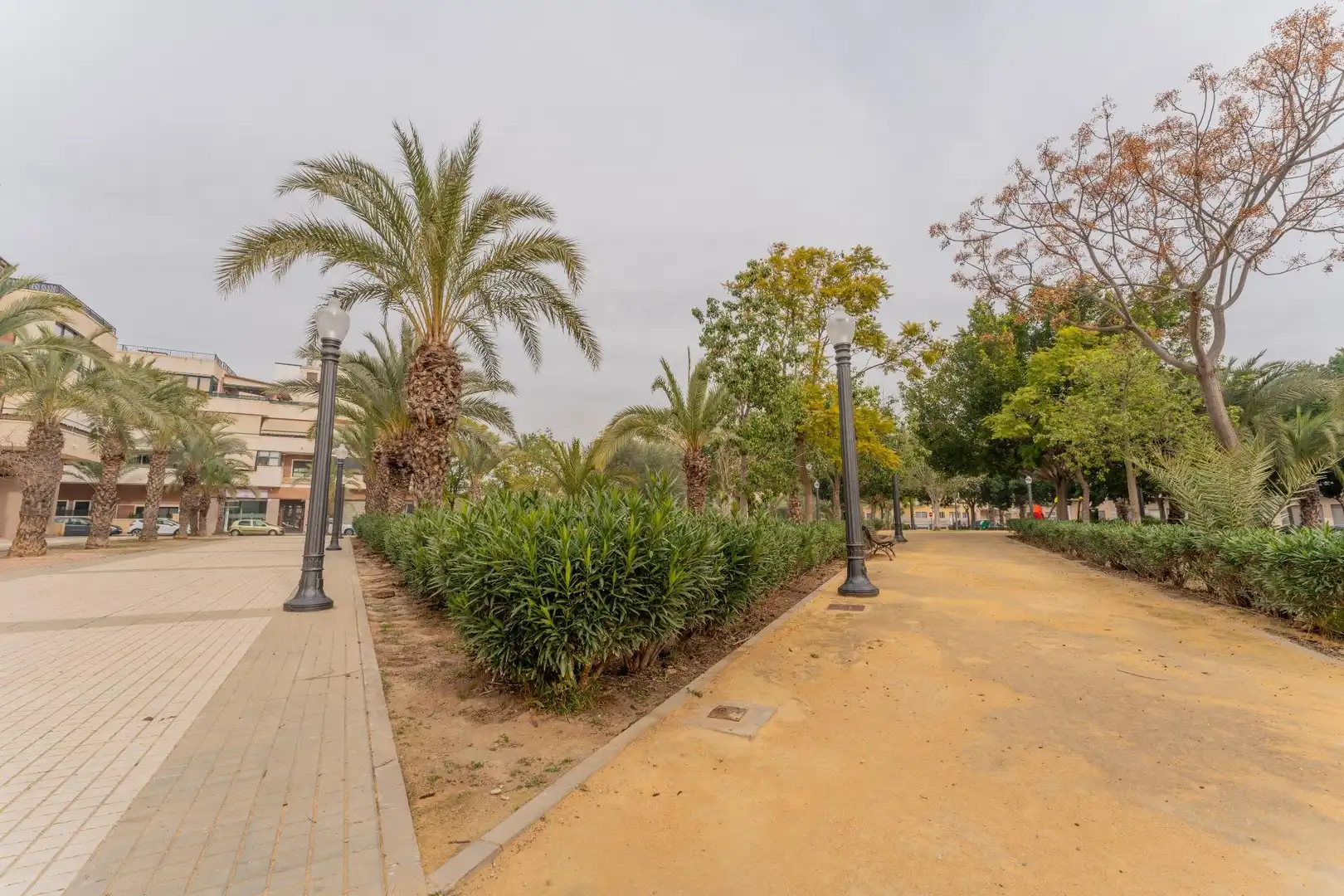 Local comercial en venta en Las Bayas, imagen 2