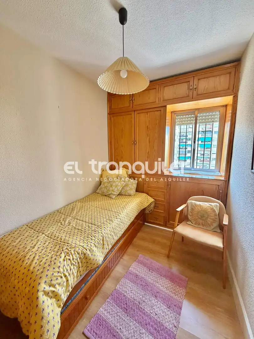 Habitación de Piso de alquiler en Madrid con Aire acondicionado, Terraza y Amueblado