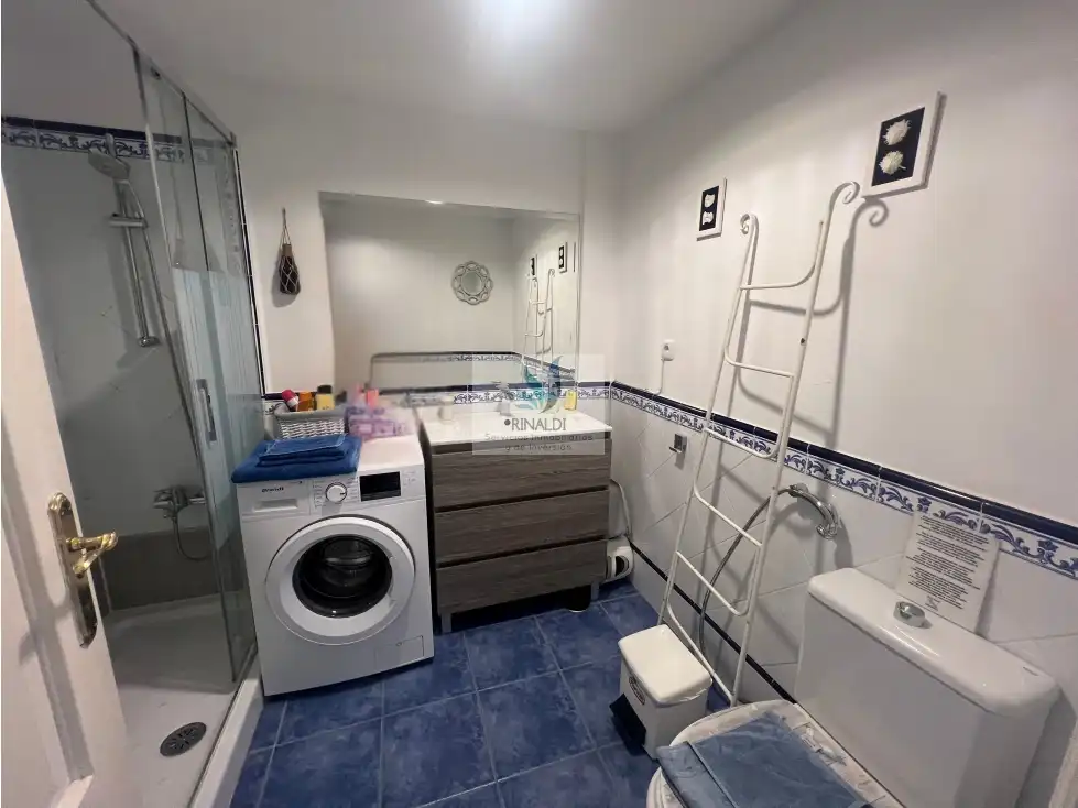 Bany de Apartament en venda en La Oliva amb Terrassa, Piscina i Moblat