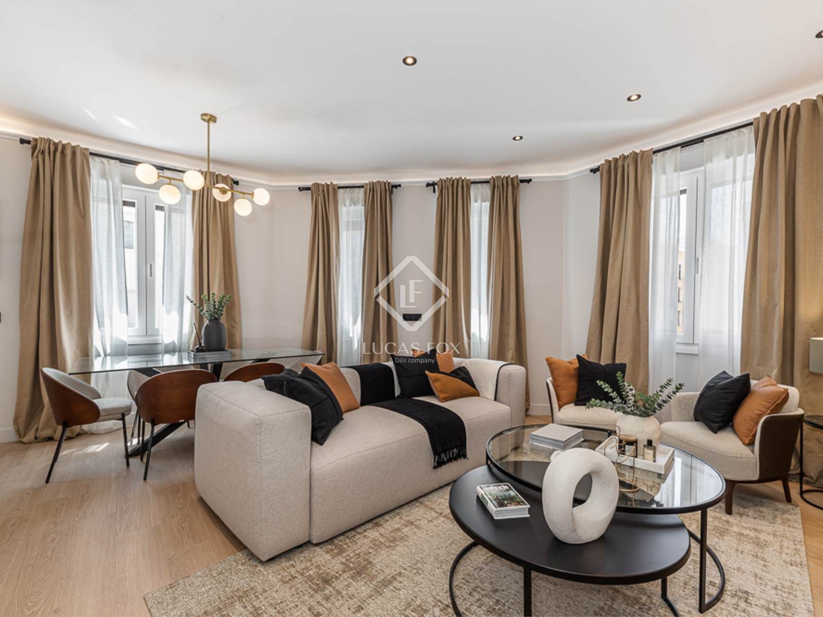 Living room of Flat for sale in  Madrid Capital  with Terrace, Storage room and Swimming Pool
