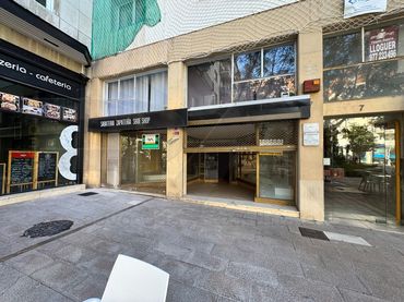 Local comercial en venda a Plaza Verdaguer
