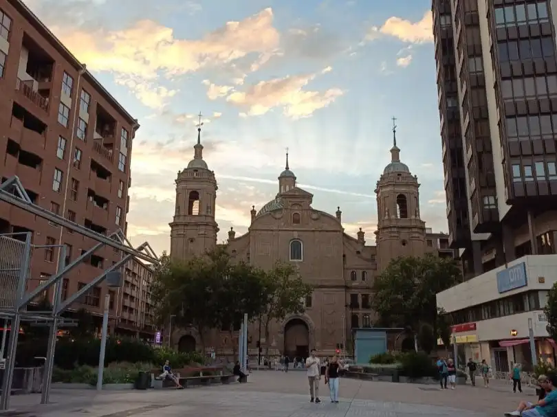 Vista exterior de Piso en venta en  Zaragoza Capital con Aire acondicionado