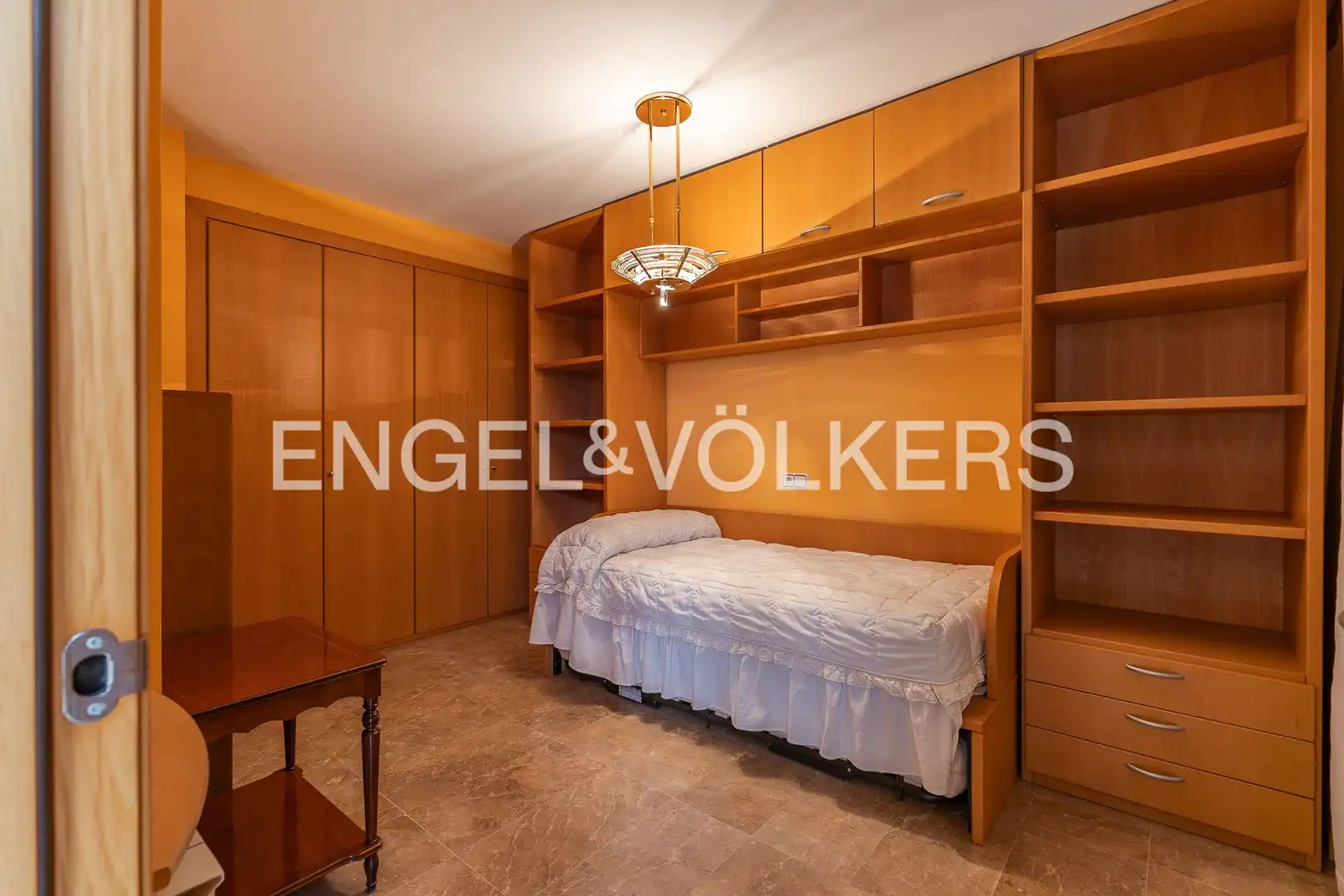 Habitación de Dúplex en venta en Terrassa con Aire acondicionado, Calefacción y Terraza
