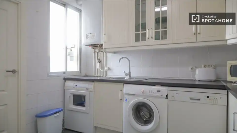 Appartamento con terrazza in affitto a Centro, imagen 9