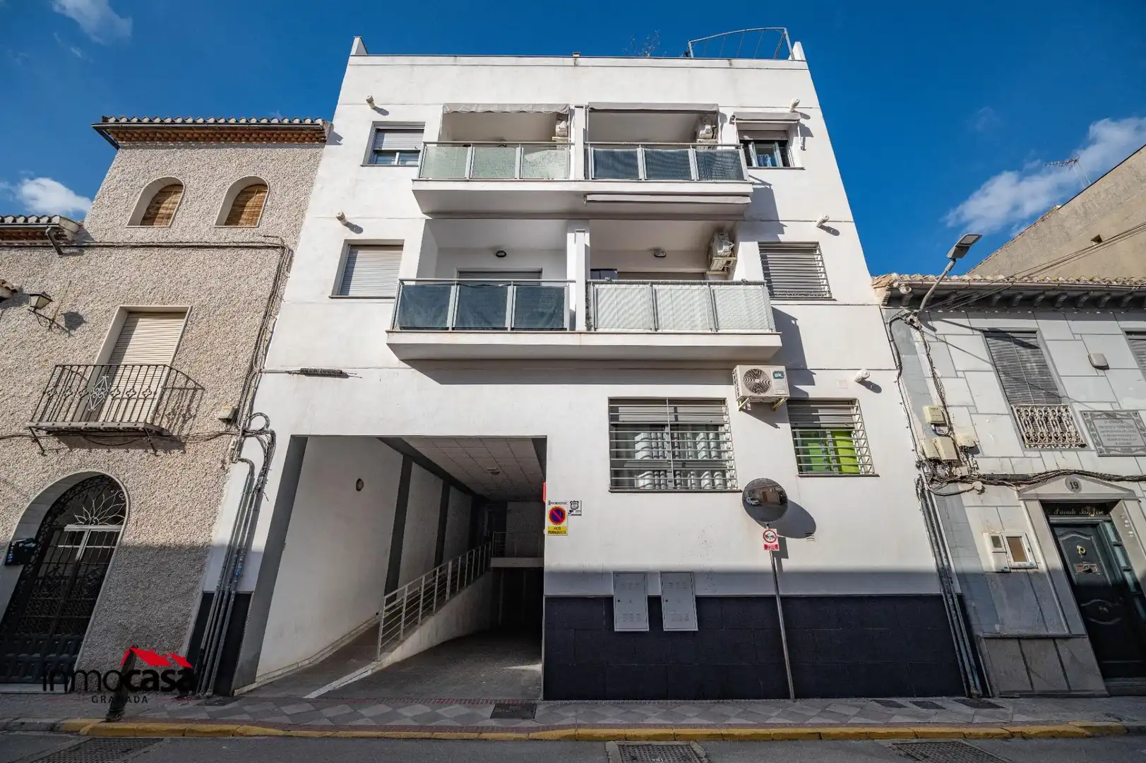 Vista exterior de Piso en venta en Atarfe con Piscina comunitaria