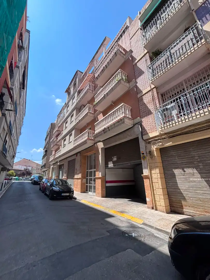 Vista exterior de Garatge de lloguer en Burjassot