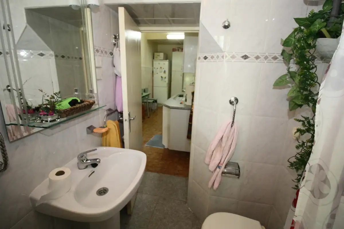 Bathroom of Flat for sale in Mombeltrán  with Furnished