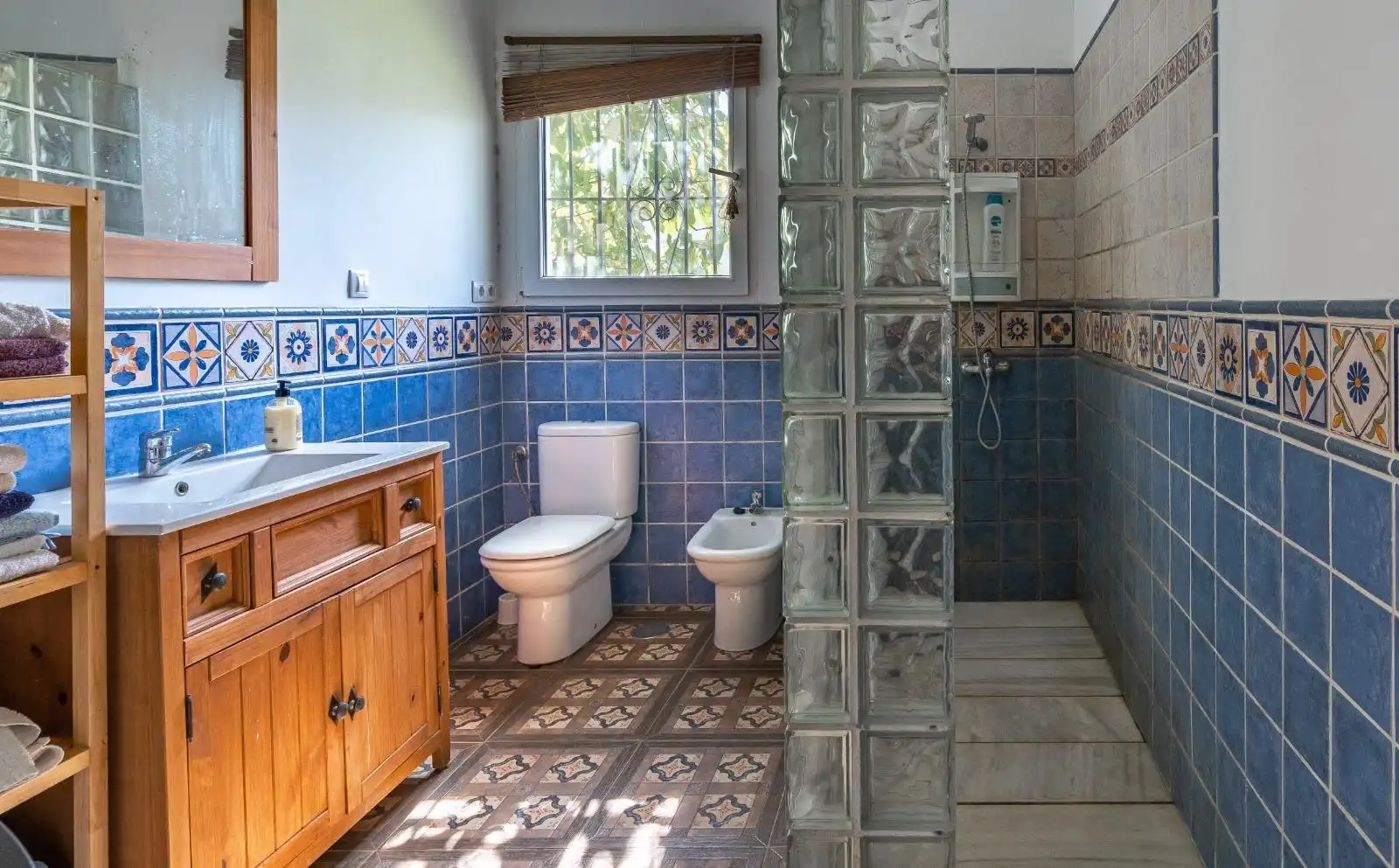 Bany de Casa o xalet en venda en Tarifa amb Calefacció, Jardí privat i Terrassa