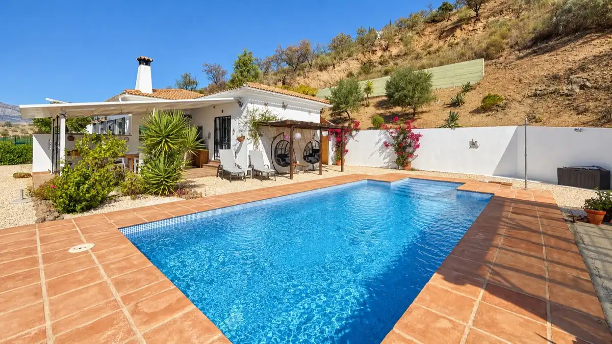 Piscina de Casa o xalet en venda en Colmenar amb Aire condicionat, Jardí privat i Terrassa