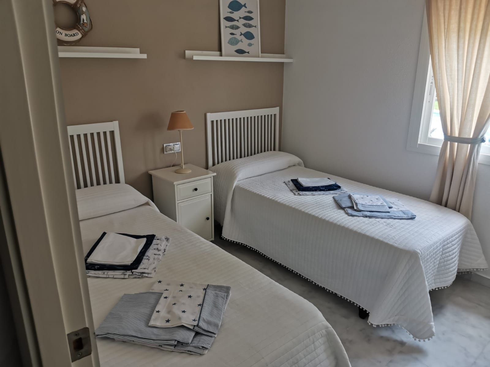 Dormitori de Casa adosada de lloguer en El Portil amb Aire condicionat, Terrassa i Moblat