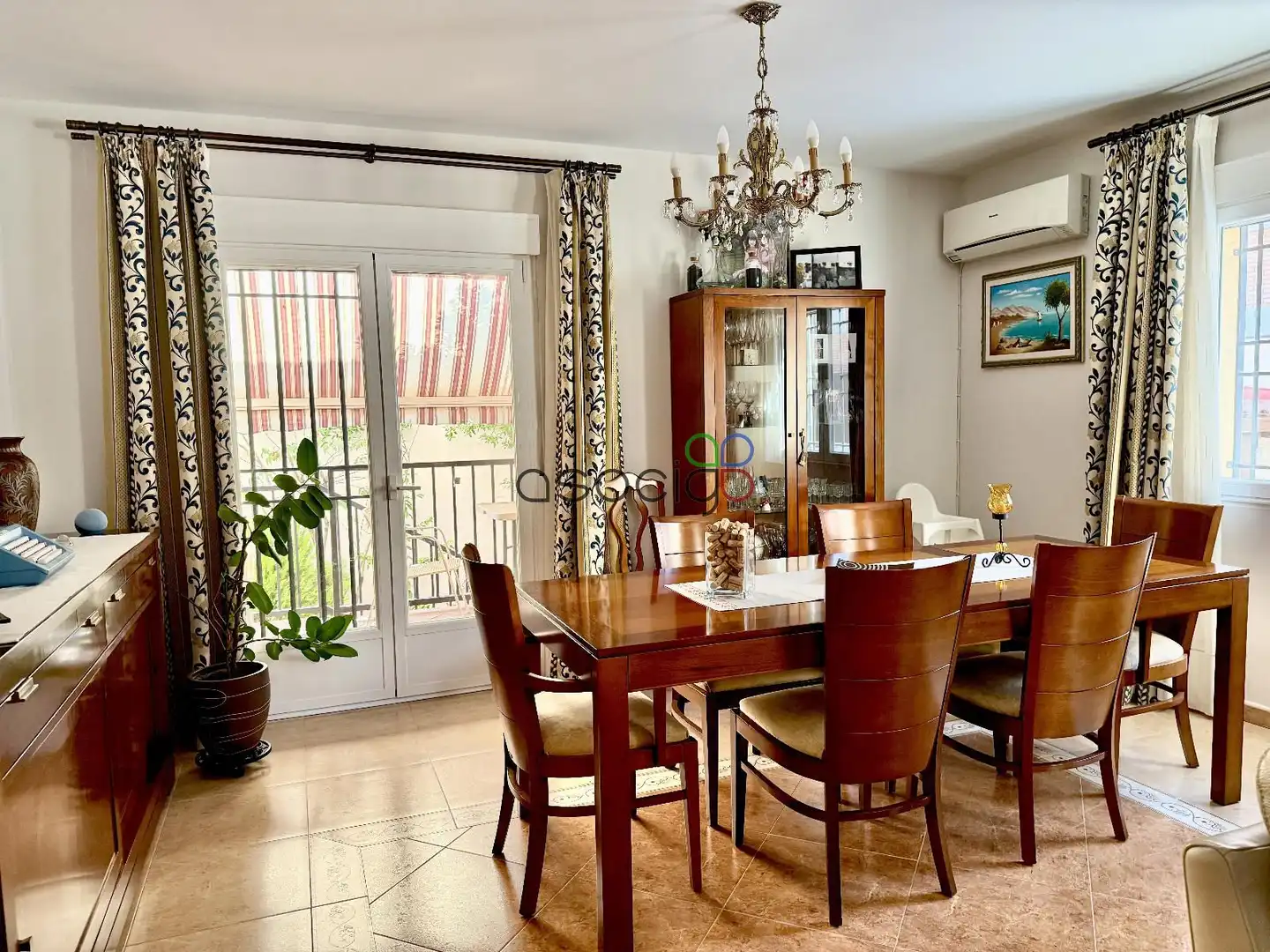 Comedor de Casa adosada en venta en Cabanillas del Campo con Aire acondicionado, Calefacción y Jardín privado