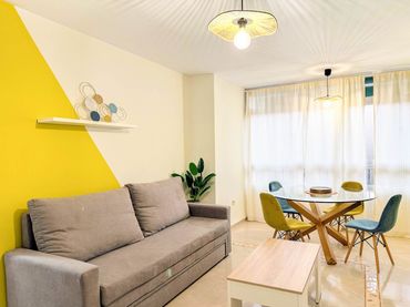 Appartamento con balcone in affitto a Calle Diego de Siloé