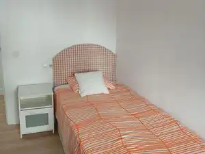 Habitación de Piso de alquiler en Ronda con Amueblado