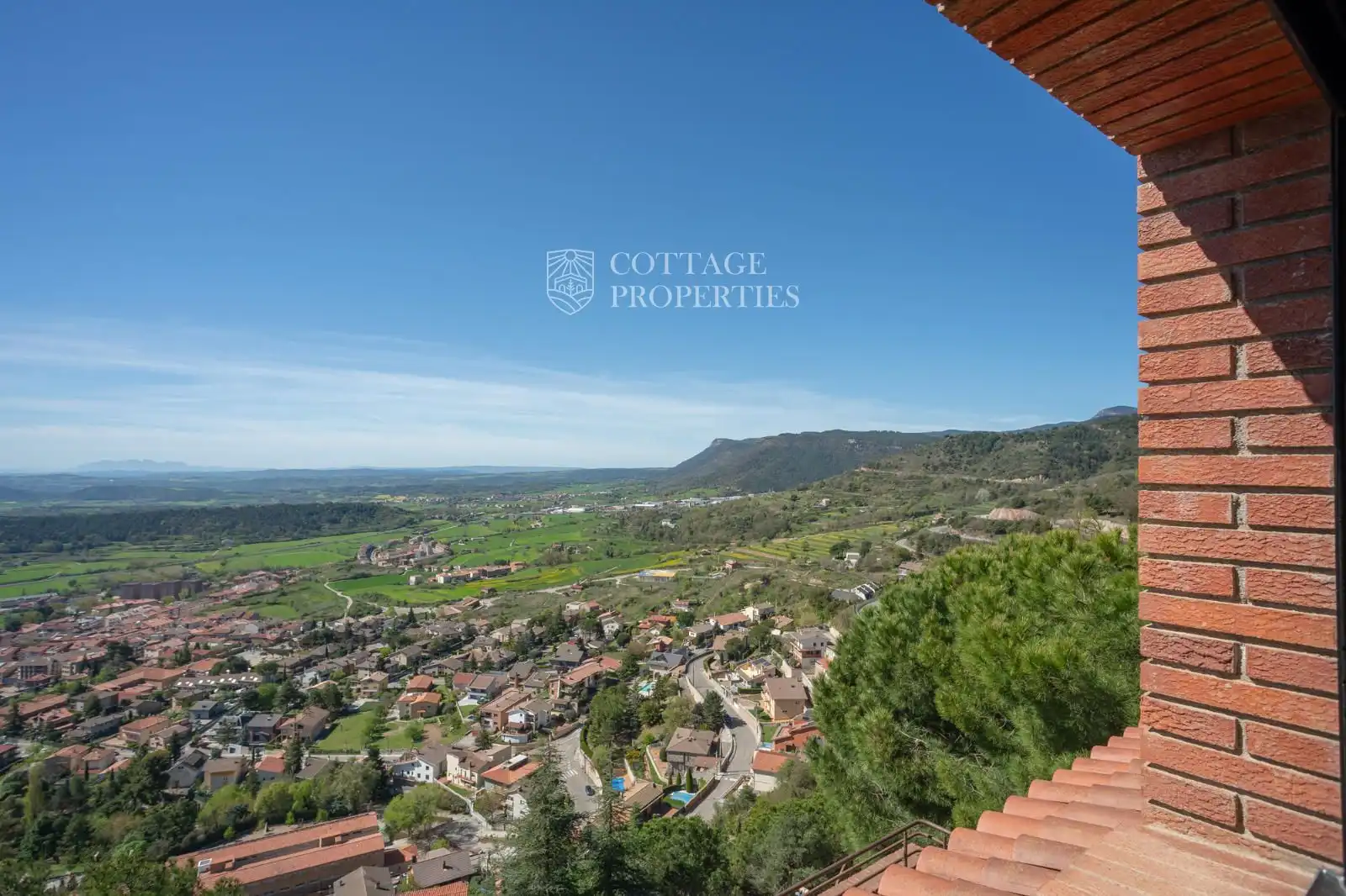 Exterior view of Houses for sale in Berga  with Heating and Terrace